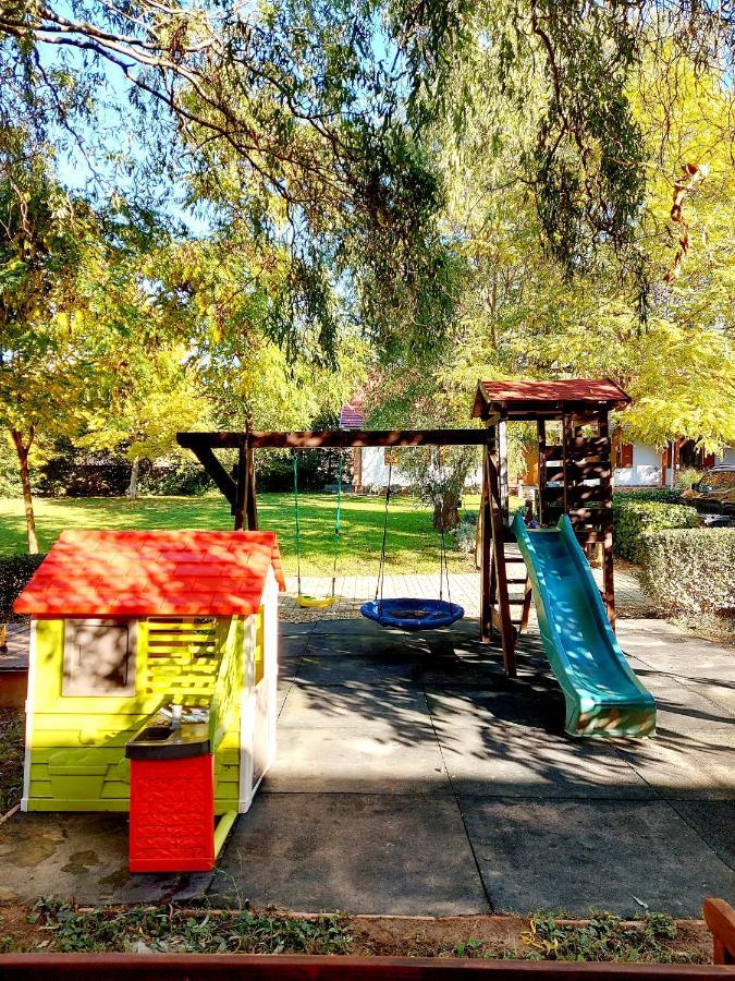 Akacos Tanya Es Vendeghaz Hotel Marok Bagian luar foto
