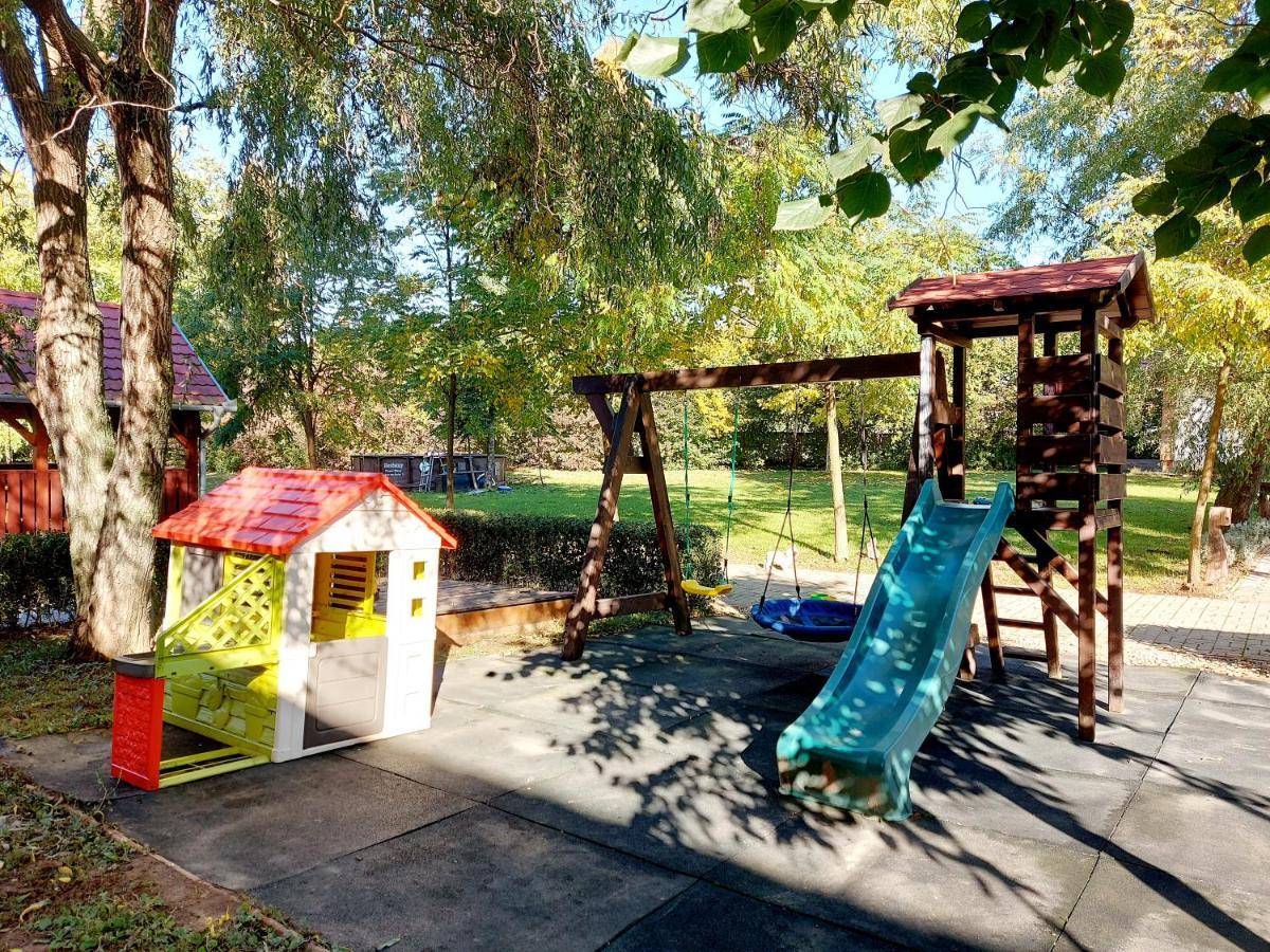 Akacos Tanya Es Vendeghaz Hotel Marok Bagian luar foto