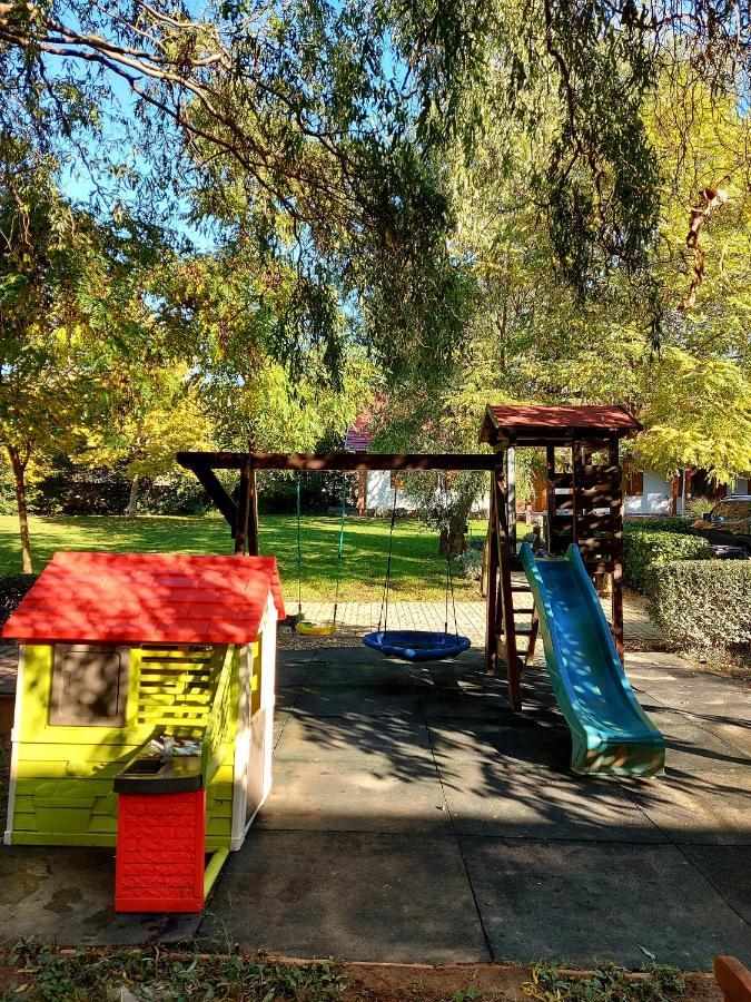 Akacos Tanya Es Vendeghaz Hotel Marok Bagian luar foto